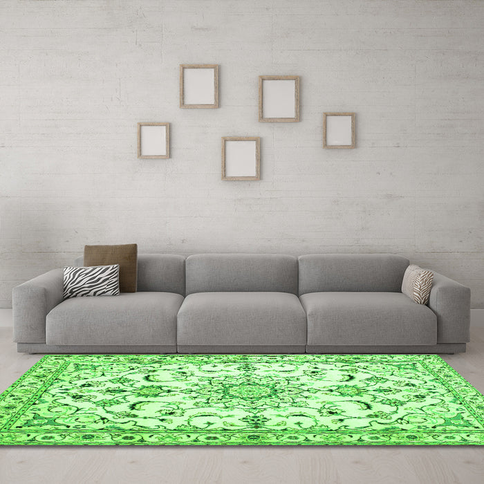 Machine Washable Persian Green Traditional Area Rugs in a Living Room,, wshtr1180grn