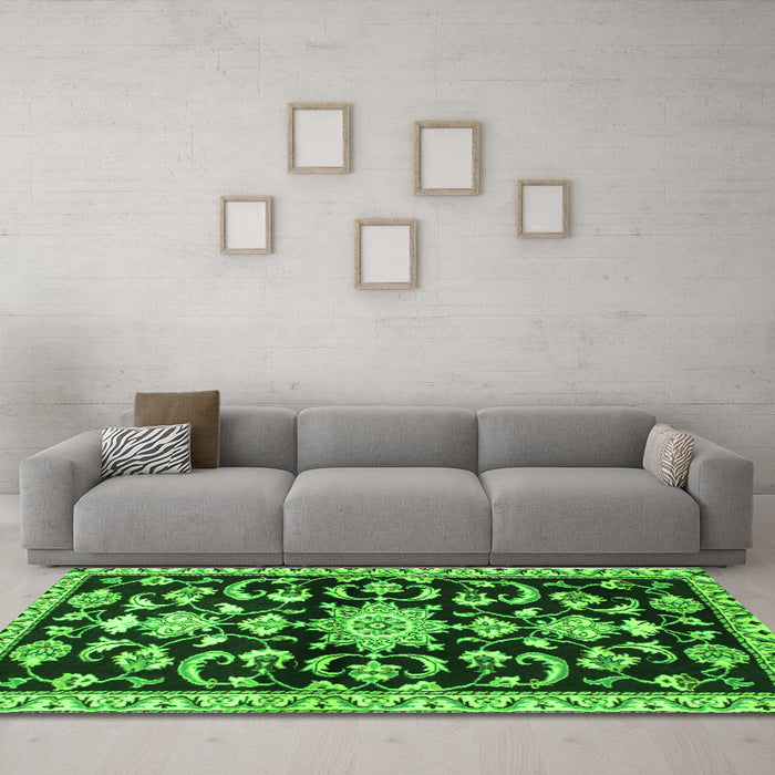 Machine Washable Persian Green Traditional Area Rugs in a Living Room,, wshtr1181grn