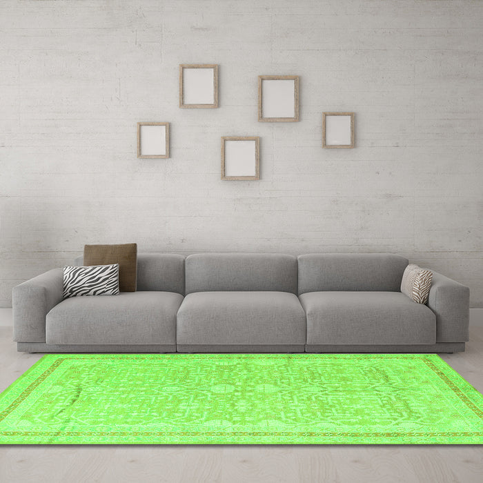 Machine Washable Persian Green Traditional Area Rugs in a Living Room,, wshtr1182grn