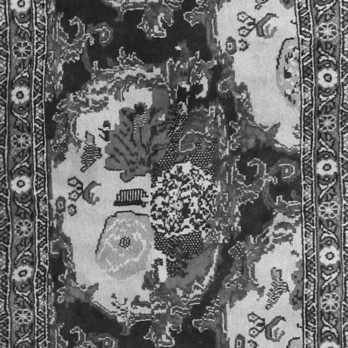 Serging Thickness of Machine Washable Persian Gray Traditional Rug, wshtr1186gry