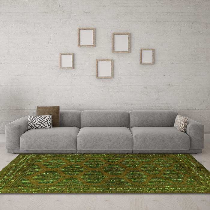 Machine Washable Persian Green Traditional Area Rugs in a Living Room,, wshtr1188grn