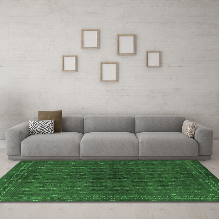 Machine Washable Persian Emerald Green Traditional Area Rugs in a Living Room,, wshtr1188emgrn