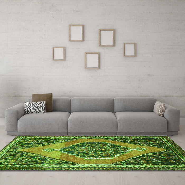 Machine Washable Medallion Green Traditional Area Rugs in a Living Room,, wshtr1189grn