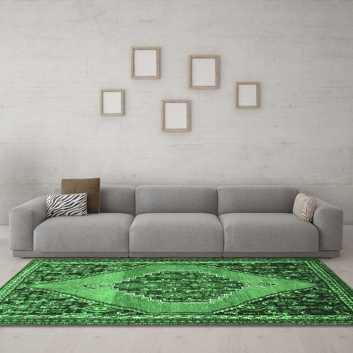 Machine Washable Medallion Emerald Green Traditional Area Rugs in a Living Room,, wshtr1189emgrn
