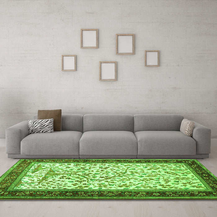 Machine Washable Animal Green Traditional Area Rugs in a Living Room,, wshtr118grn