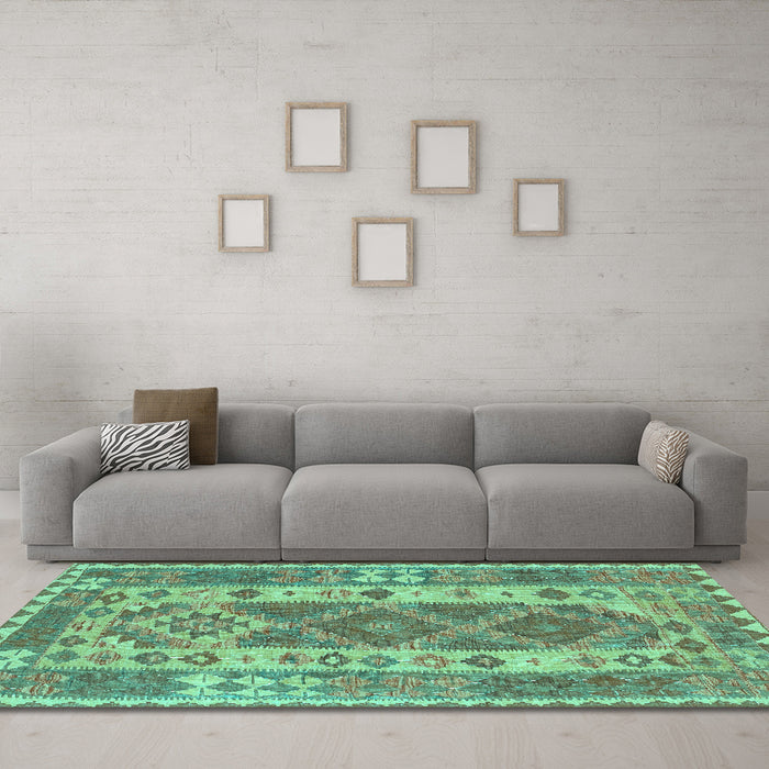 Machine Washable Persian Turquoise Traditional Area Rugs in a Living Room,, wshtr1190turq