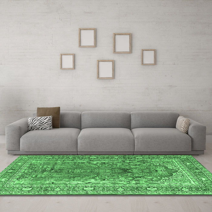 Machine Washable Persian Emerald Green Traditional Area Rugs in a Living Room,, wshtr1195emgrn