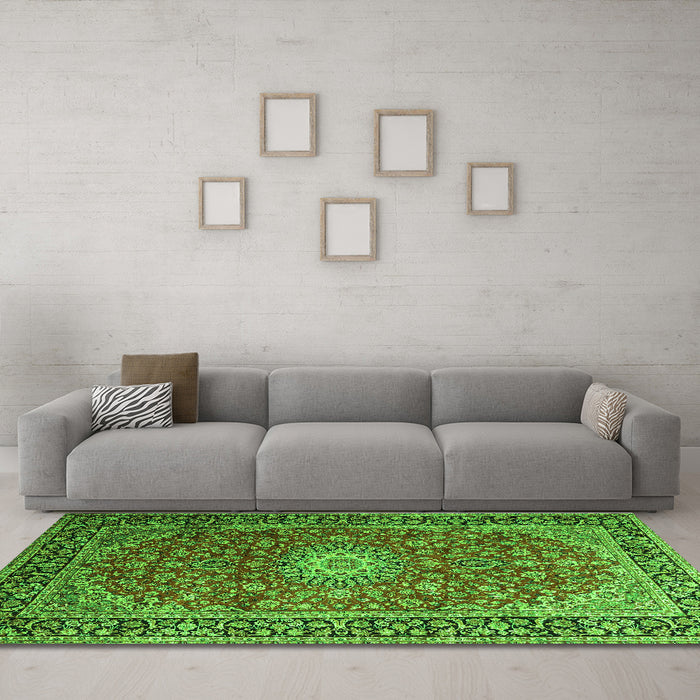 Machine Washable Medallion Green Traditional Area Rugs in a Living Room,, wshtr1196grn