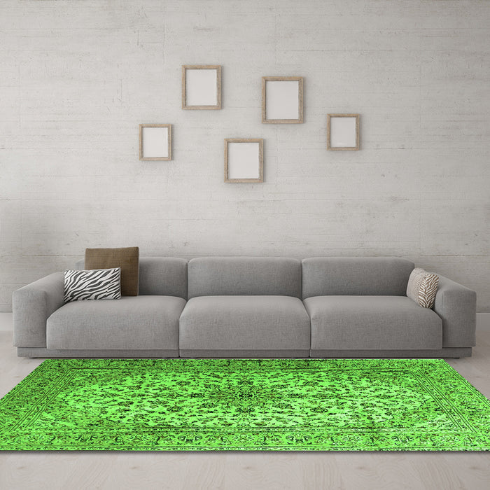 Machine Washable Medallion Green Traditional Area Rugs in a Living Room,, wshtr1198grn