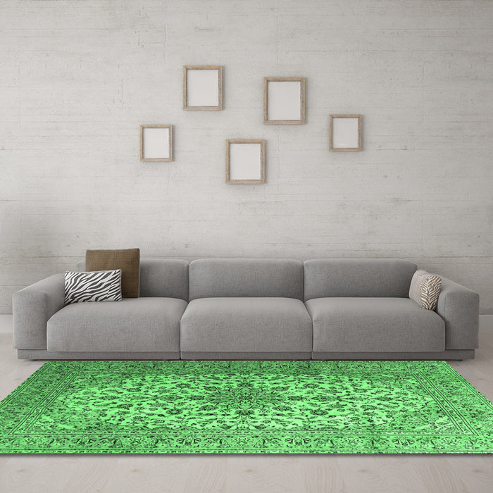 Machine Washable Medallion Emerald Green Traditional Area Rugs in a Living Room,, wshtr1198emgrn