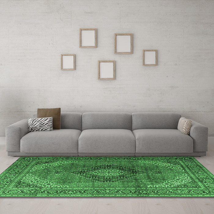 Machine Washable Medallion Emerald Green Traditional Area Rugs in a Living Room,, wshtr1199emgrn
