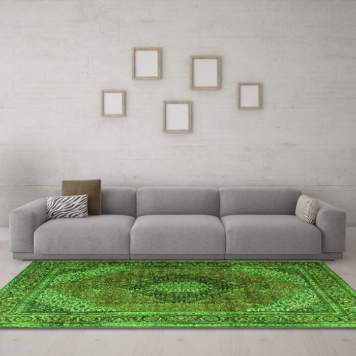 Machine Washable Medallion Green Traditional Area Rugs in a Living Room,, wshtr1199grn