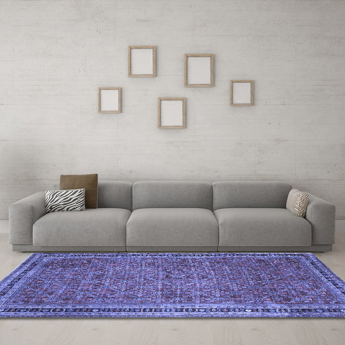Machine Washable Persian Blue Traditional Rug in a Living Room, wshtr11blu