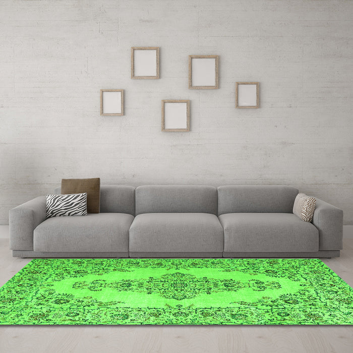 Machine Washable Medallion Green Traditional Area Rugs in a Living Room,, wshtr1200grn