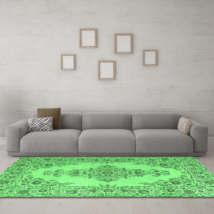 Machine Washable Medallion Emerald Green Traditional Area Rugs in a Living Room,, wshtr1200emgrn