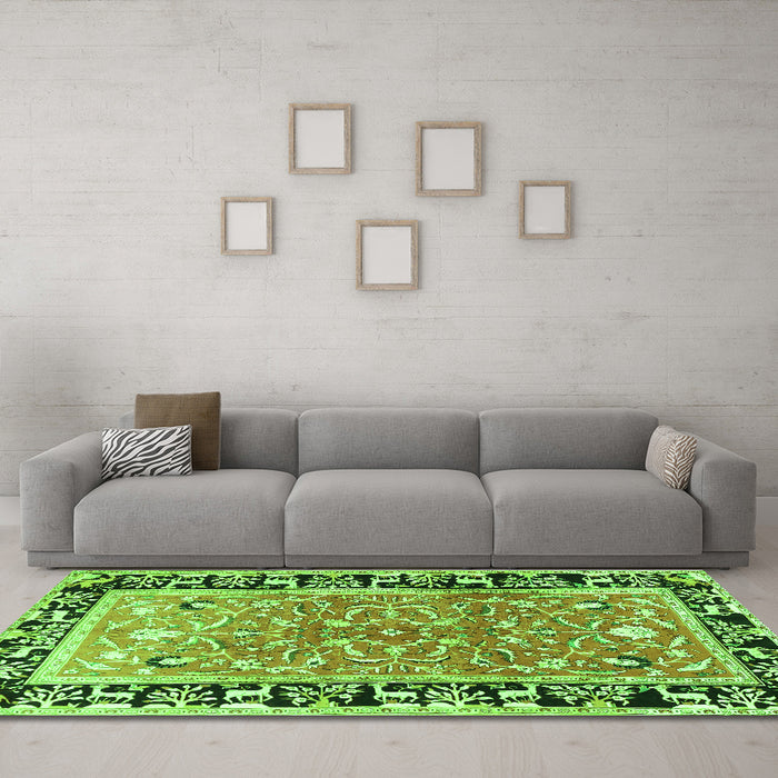 Machine Washable Animal Green Traditional Area Rugs in a Living Room,, wshtr1204grn