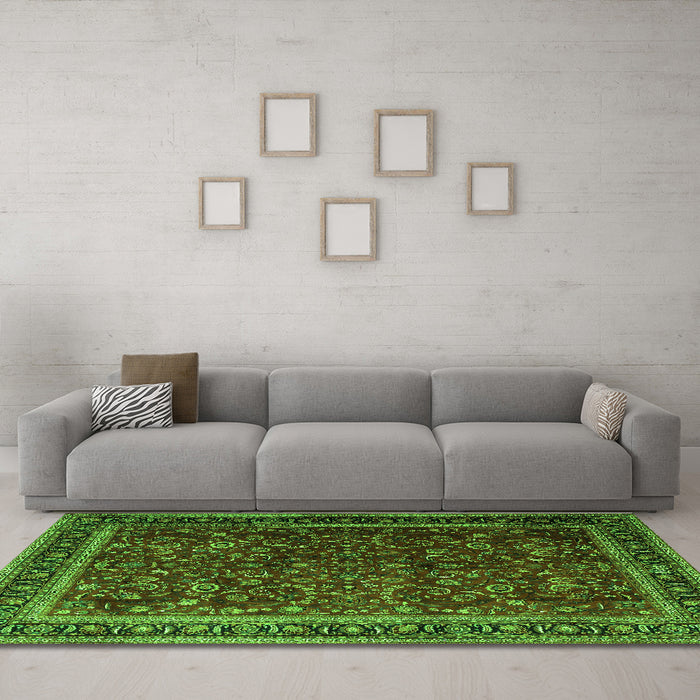 Machine Washable Persian Green Traditional Area Rugs in a Living Room,, wshtr1205grn