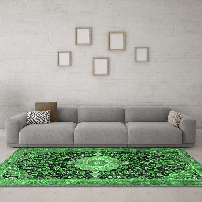Machine Washable Medallion Emerald Green Traditional Area Rugs in a Living Room,, wshtr1211emgrn