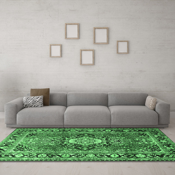 Machine Washable Medallion Emerald Green Traditional Area Rugs in a Living Room,, wshtr1216emgrn