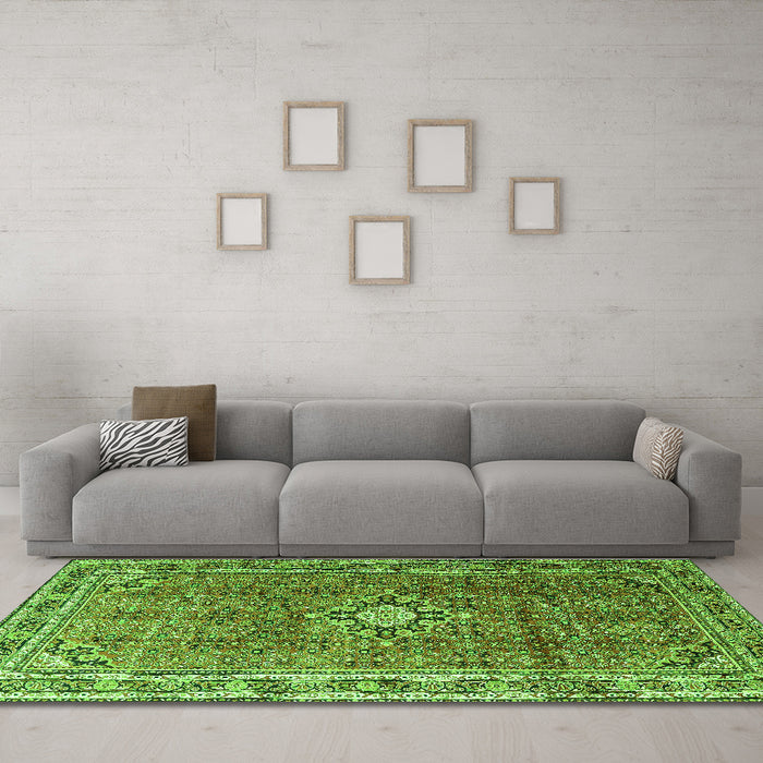 Machine Washable Persian Green Traditional Area Rugs in a Living Room,, wshtr1218grn
