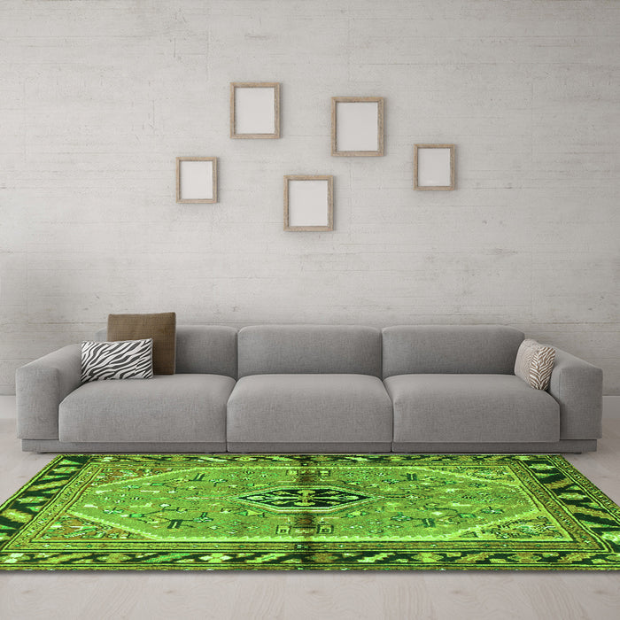 Machine Washable Persian Green Traditional Area Rugs in a Living Room,, wshtr1219grn