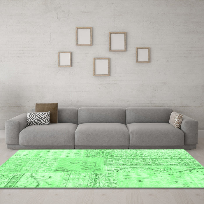 Machine Washable Patchwork Emerald Green Transitional Area Rugs in a Living Room,, wshtr121emgrn
