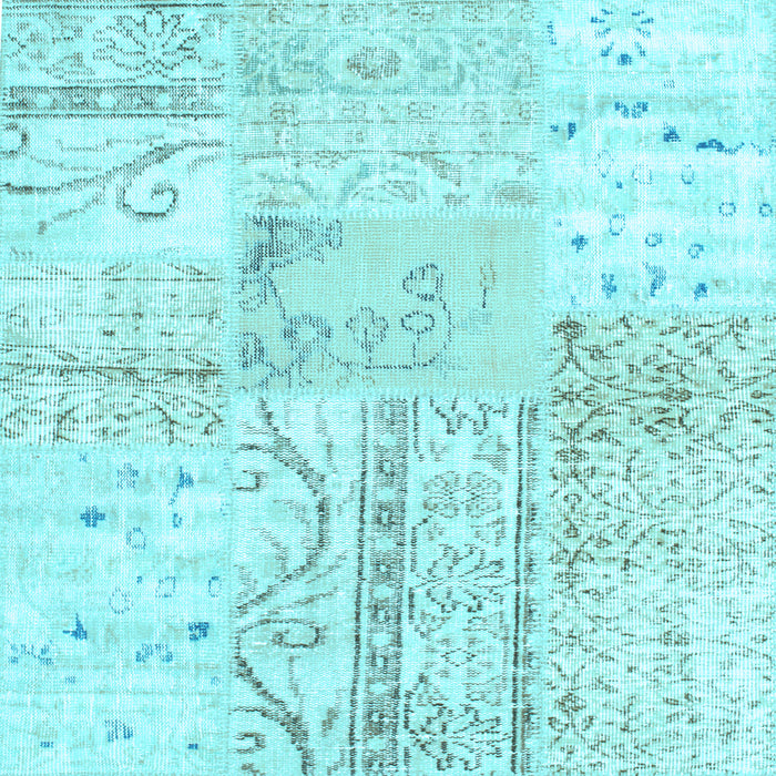 Square Patchwork Light Blue Transitional Rug, tr121lblu