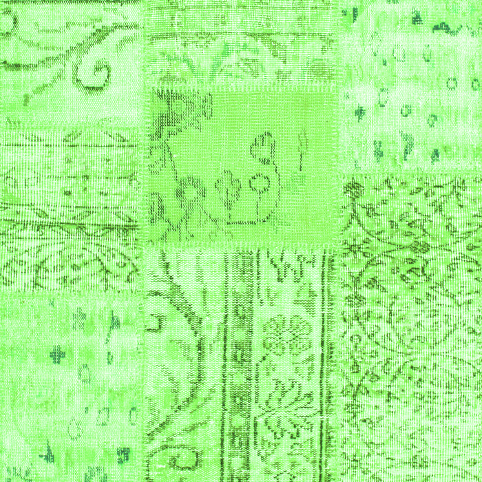 Serging Thickness of Machine Washable Patchwork Green Transitional Area Rugs, wshtr121grn