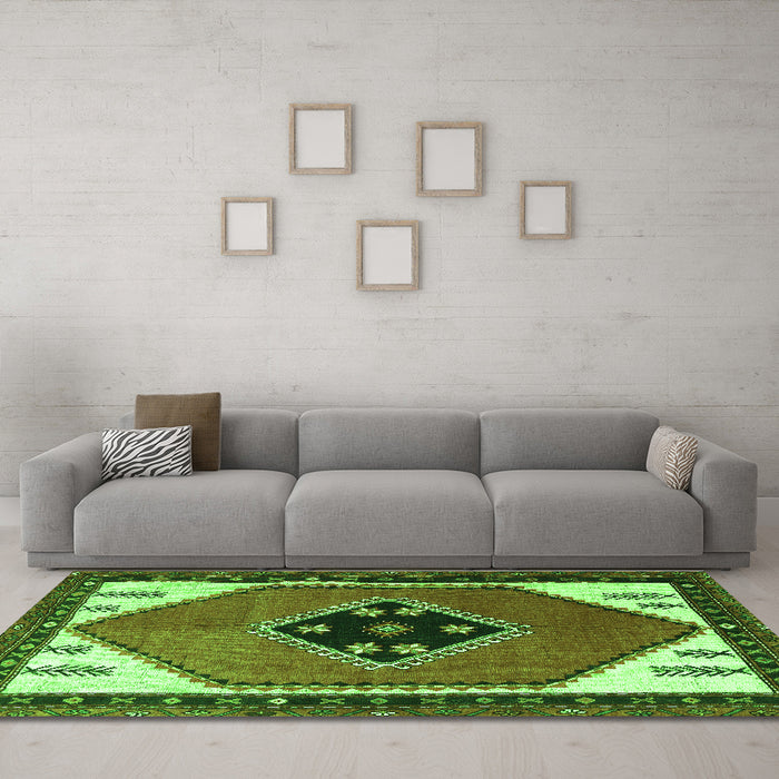 Machine Washable Persian Green Traditional Area Rugs in a Living Room,, wshtr1221grn