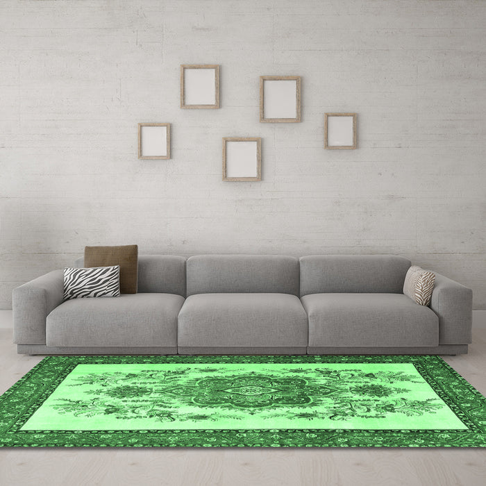 Machine Washable Persian Emerald Green Traditional Area Rugs in a Living Room,, wshtr1222emgrn