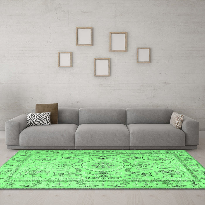 Machine Washable Medallion Emerald Green Traditional Area Rugs in a Living Room,, wshtr1224emgrn