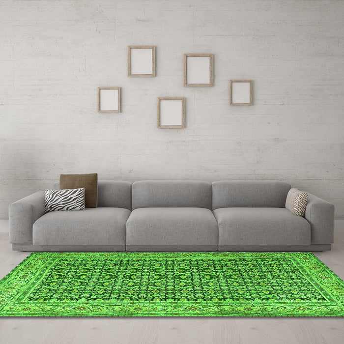 Machine Washable Persian Green Traditional Area Rugs in a Living Room,, wshtr1225grn