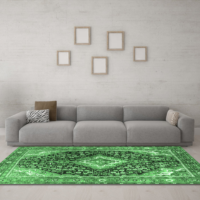 Machine Washable Medallion Emerald Green Traditional Area Rugs in a Living Room,, wshtr1229emgrn