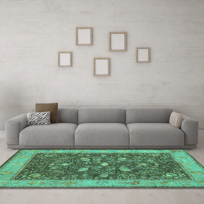 Machine Washable Persian Turquoise Traditional Area Rugs in a Living Room,, wshtr122turq