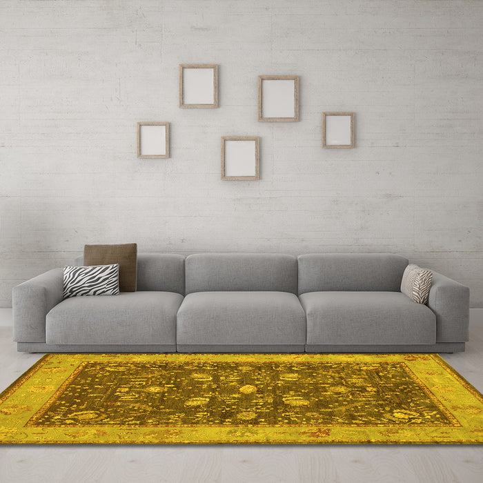 Machine Washable Persian Yellow Traditional Rug in a Living Room, wshtr122yw