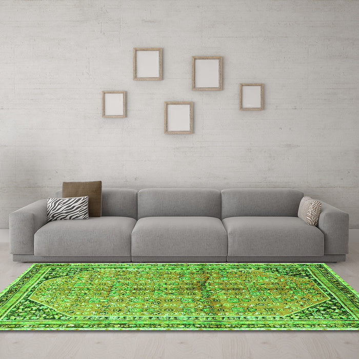 Machine Washable Persian Green Traditional Area Rugs in a Living Room,, wshtr1230grn