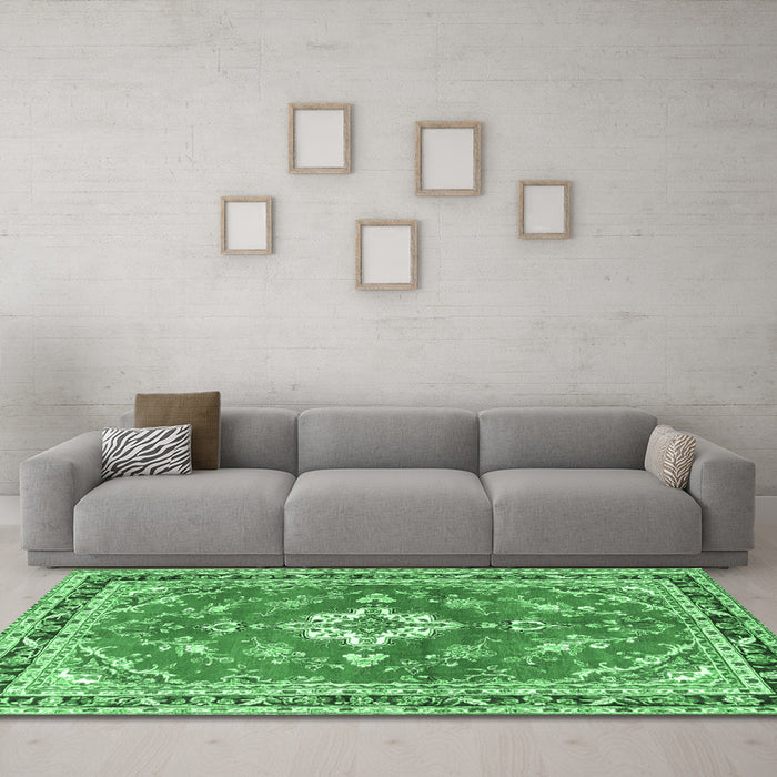 Machine Washable Medallion Emerald Green Traditional Area Rugs in a Living Room,, wshtr1231emgrn