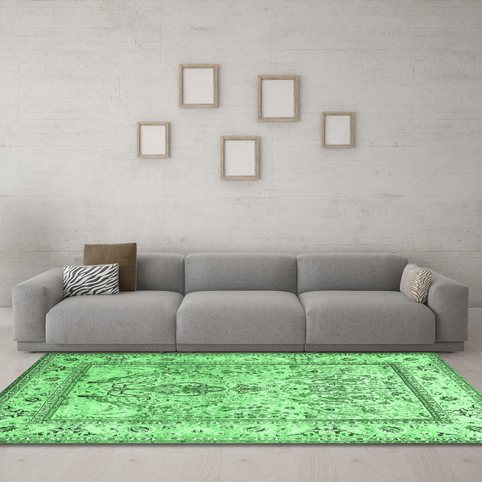 Machine Washable Persian Emerald Green Traditional Area Rugs in a Living Room,, wshtr1237emgrn