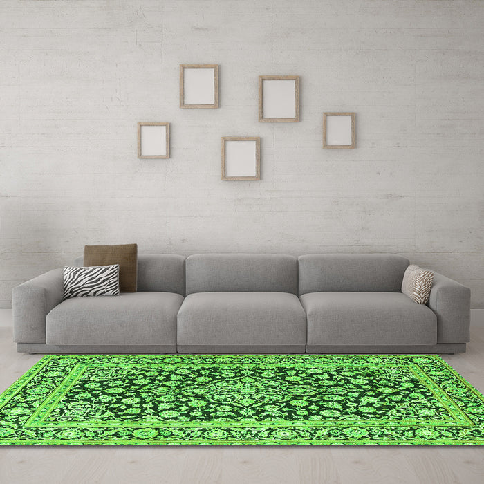 Machine Washable Persian Green Traditional Area Rugs in a Living Room,, wshtr1239grn