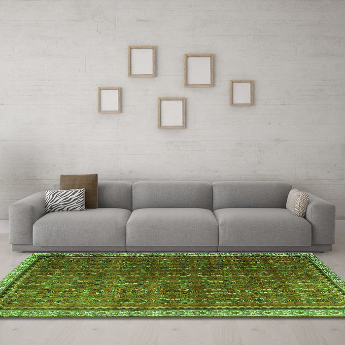 Machine Washable Persian Green Traditional Area Rugs in a Living Room,, wshtr1240grn