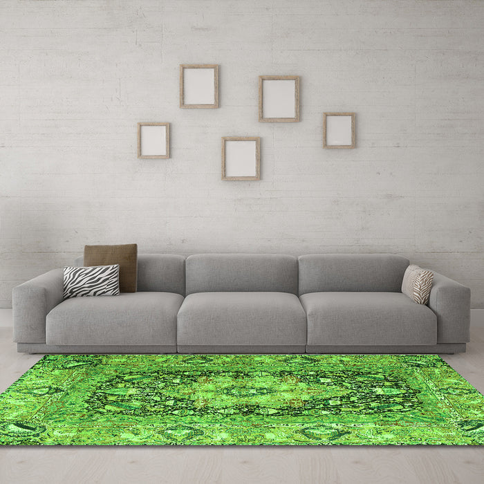 Machine Washable Animal Green Traditional Area Rugs in a Living Room,, wshtr1241grn
