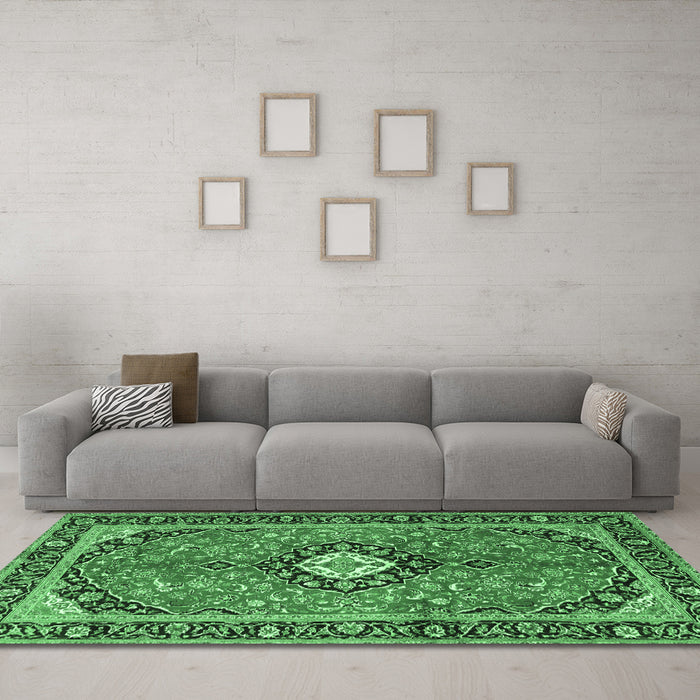 Machine Washable Medallion Emerald Green Traditional Area Rugs in a Living Room,, wshtr1243emgrn