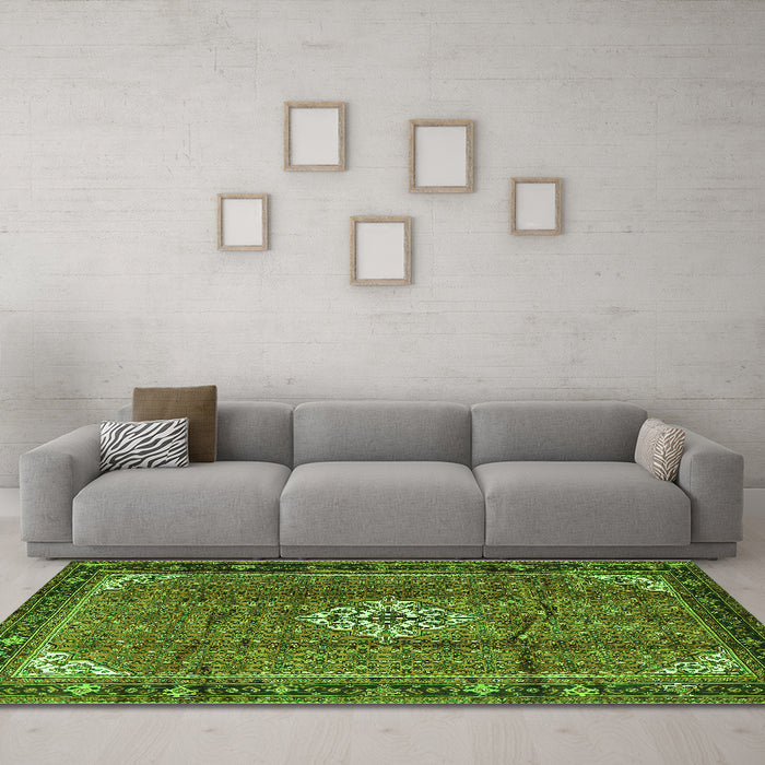 Machine Washable Persian Green Traditional Area Rugs in a Living Room,, wshtr1246grn