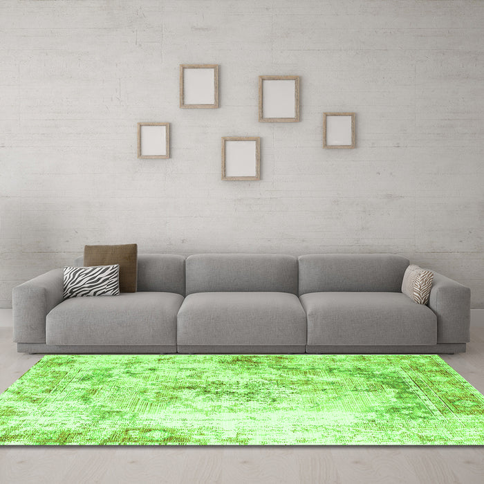 Machine Washable Persian Green Traditional Area Rugs in a Living Room,, wshtr1247grn