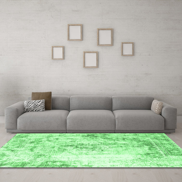 Machine Washable Persian Emerald Green Traditional Area Rugs in a Living Room,, wshtr1247emgrn