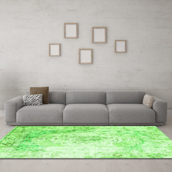 Machine Washable Persian Green Traditional Area Rugs in a Living Room,, wshtr1248grn