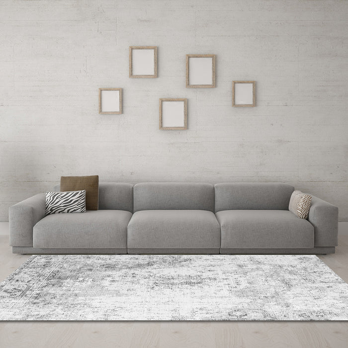 Machine Washable Persian Gray Traditional Rug in a Living Room,, wshtr1248gry