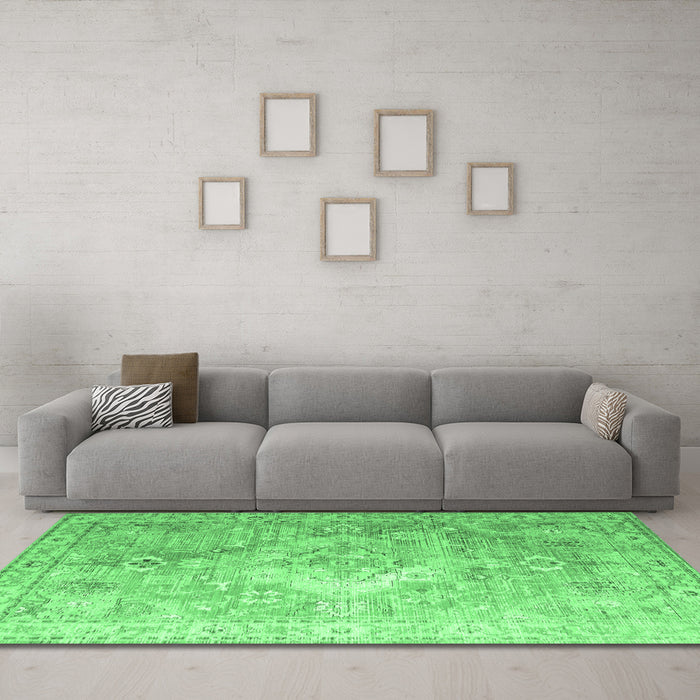 Machine Washable Medallion Emerald Green Traditional Area Rugs in a Living Room,, wshtr1249emgrn