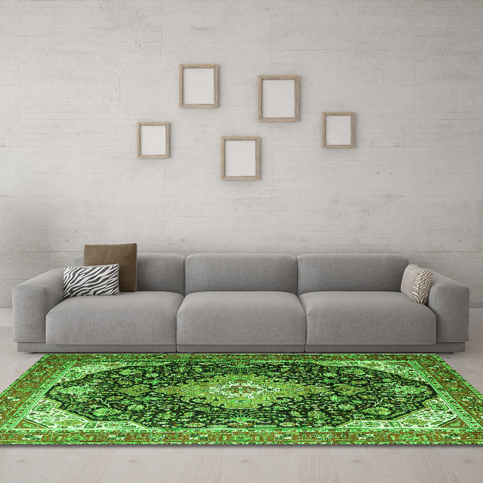Machine Washable Medallion Green Traditional Area Rugs in a Living Room,, wshtr1252grn