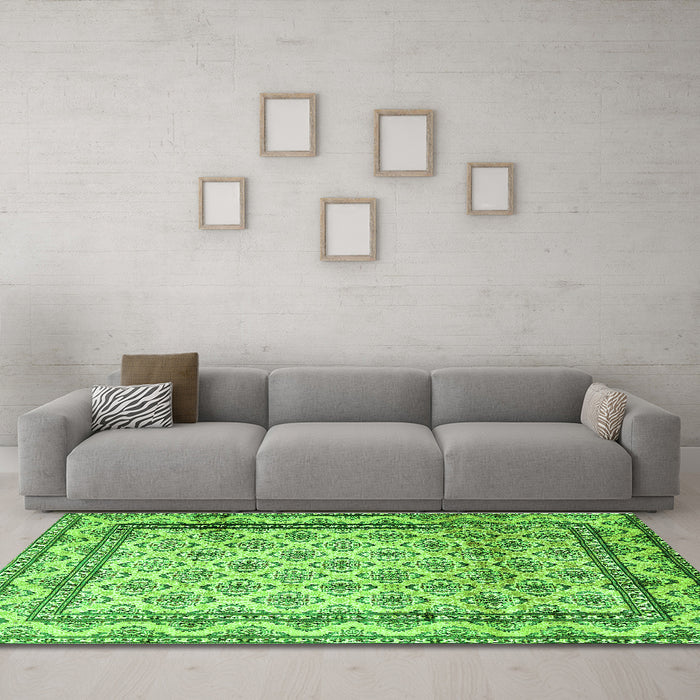 Machine Washable Persian Green Traditional Area Rugs in a Living Room,, wshtr1253grn